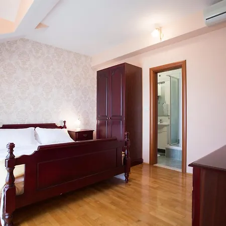Paradise Apartment *