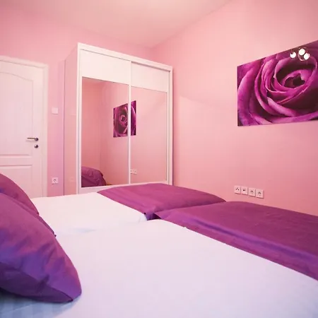 Paradise Apartment *