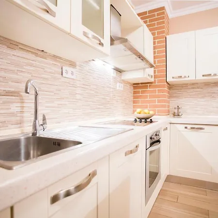 Paradise Apartment *