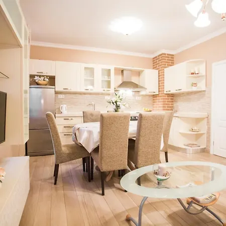 Paradise Apartment *
